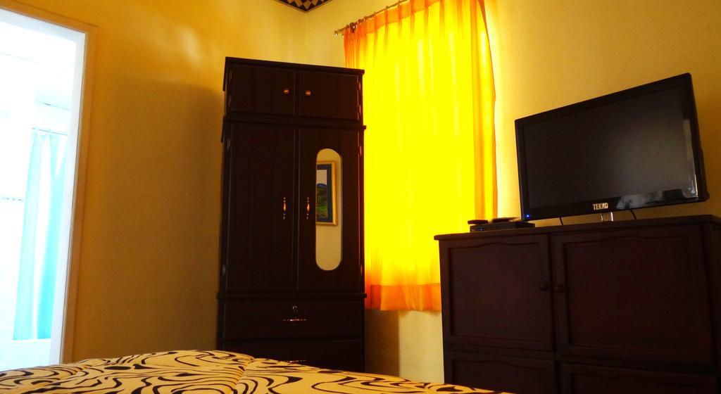 The Yellow House Кито Екстериор снимка