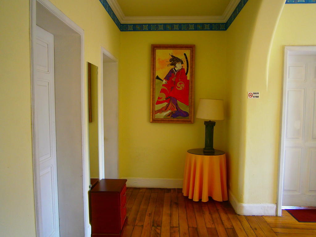 The Yellow House Кито Стая снимка