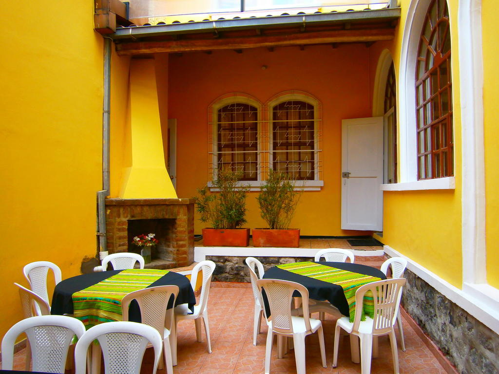The Yellow House Кито Екстериор снимка