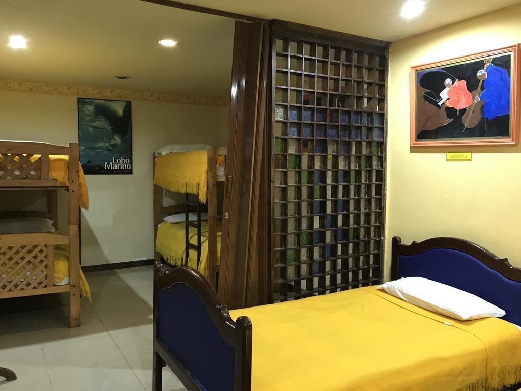 The Yellow House Кито Екстериор снимка